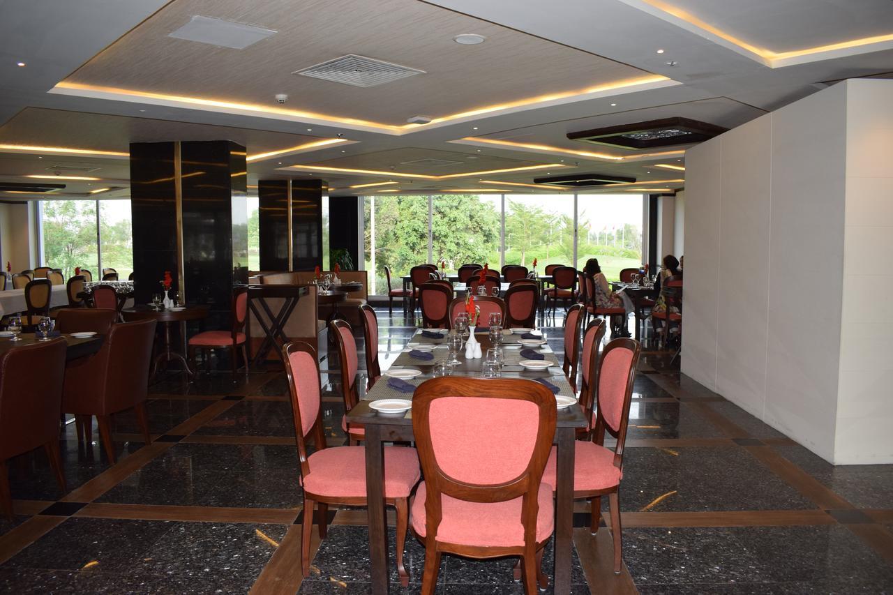 Defence Raya Golf & Country Club Hotel Lahore Exterior photo